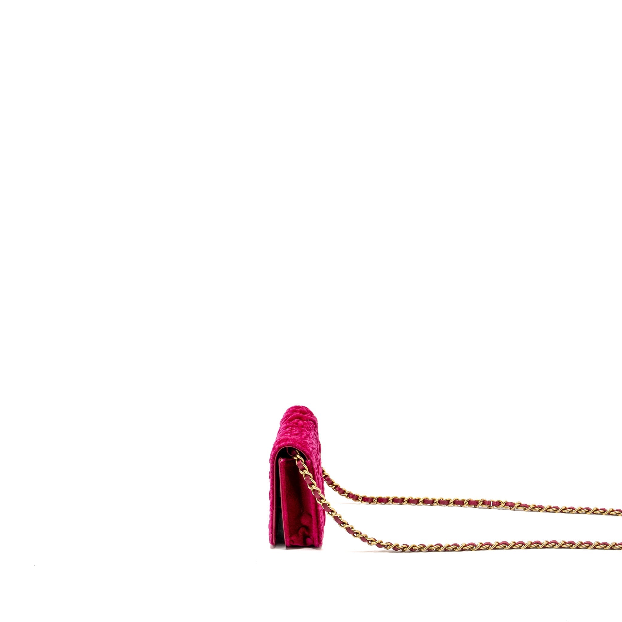 Chanel 21A mini Camelia Flap Bag Velvet Fushia