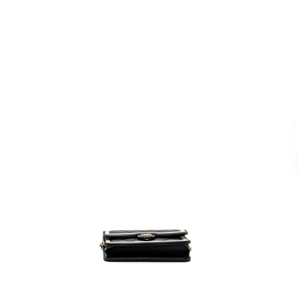 Chanel 23B Flap Phone Holder Lambskin Black/ White L (microchip)