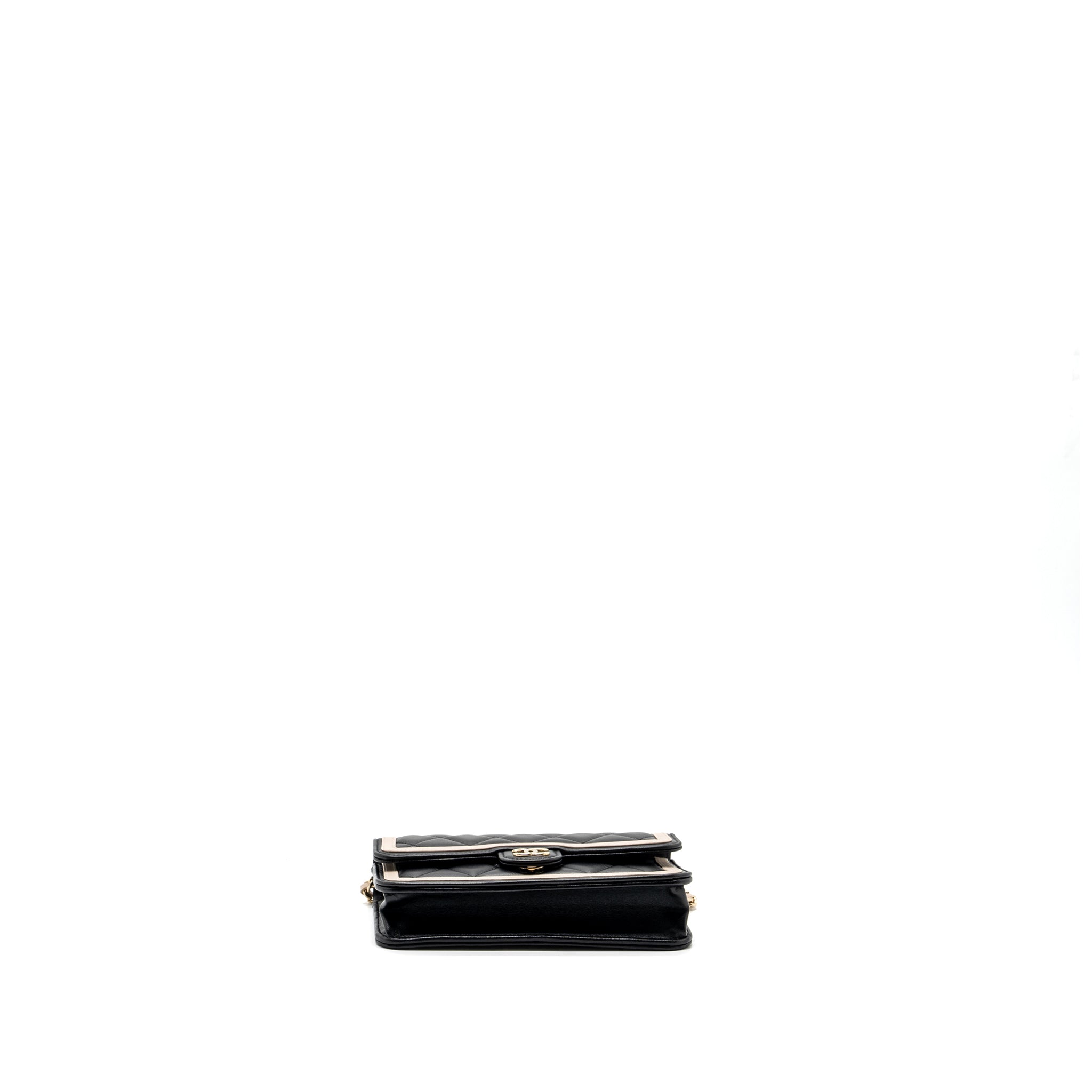 Chanel 23B Flap Phone Holder Lambskin Black/ White L (microchip)