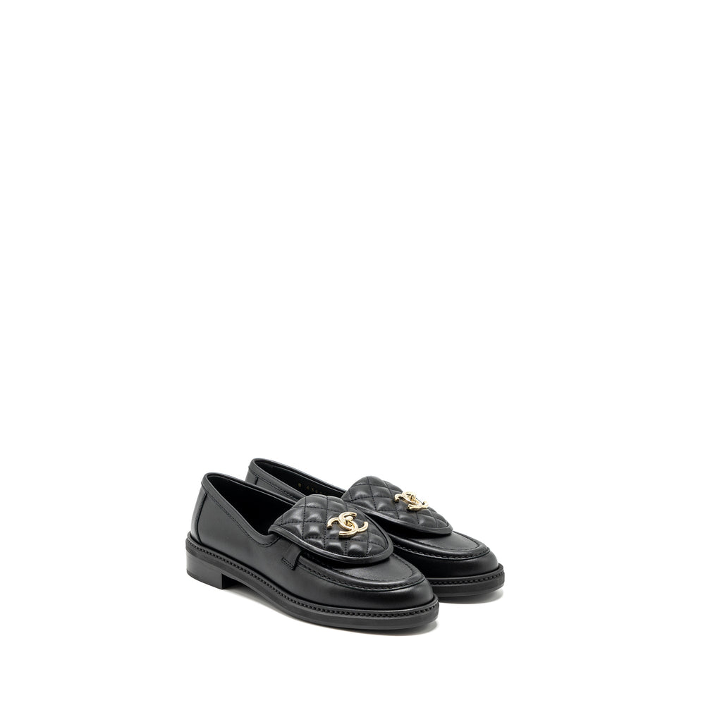 Chanel size 38 Quilted CC logo loafer black L