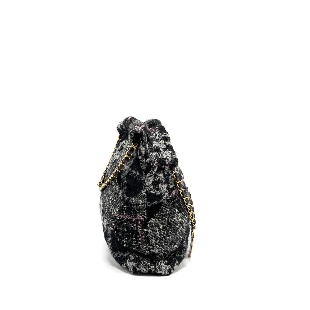 Chanel Medium 22 Bag fabric / tweed multicolour  (microchip)