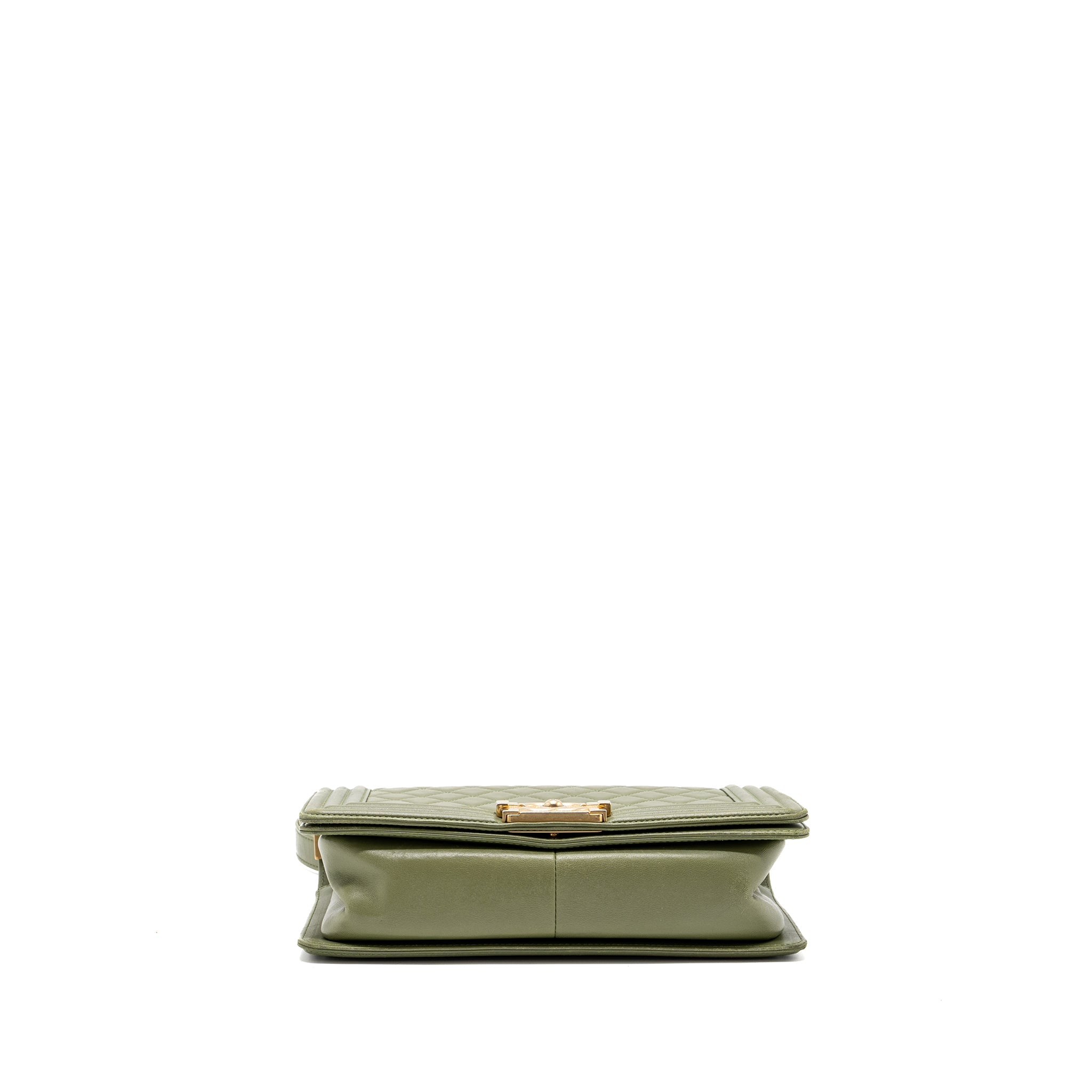 Chanel Medium boy bag lambskin green