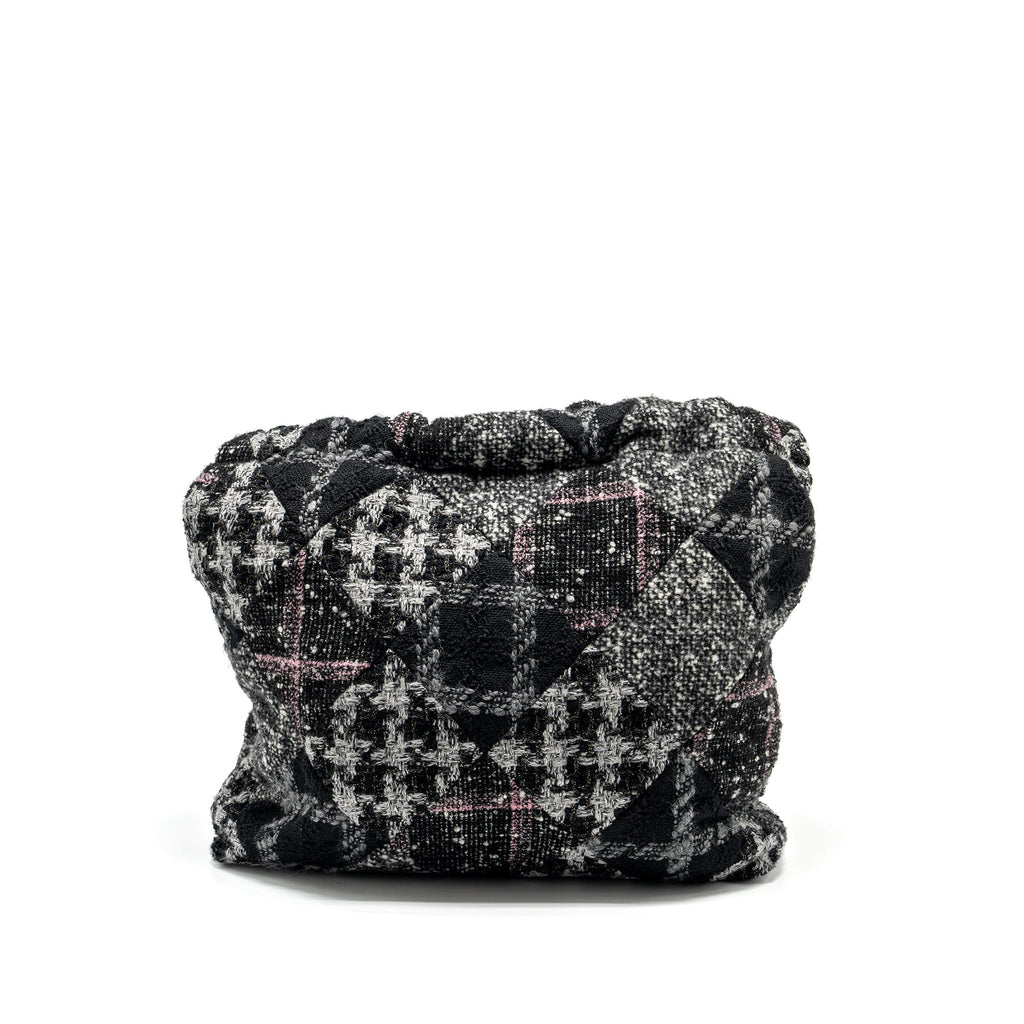 Chanel Medium 22 Bag fabric / tweed multicolour  (microchip)