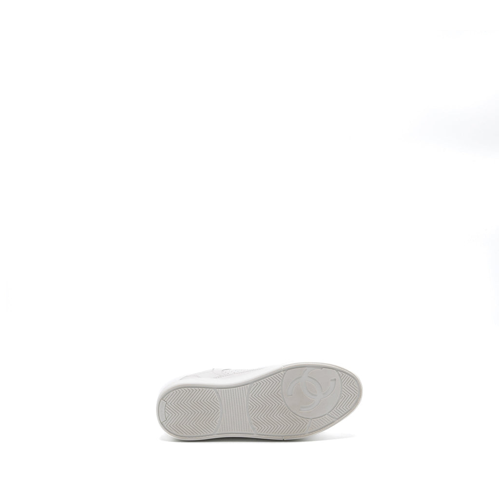 Chanel size 36 CC logo sneakers white