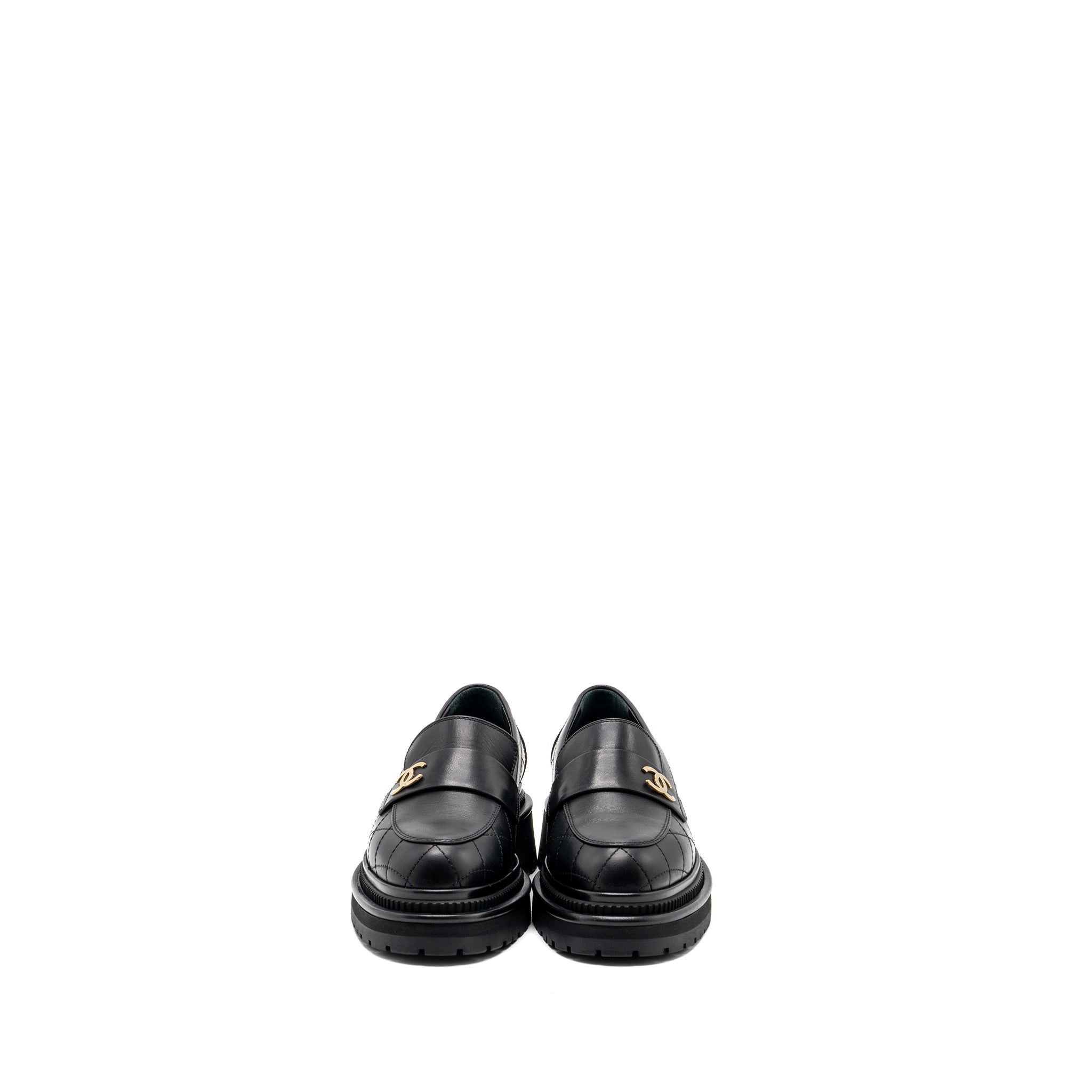Chanel size 36.5 CC logo loafer Black