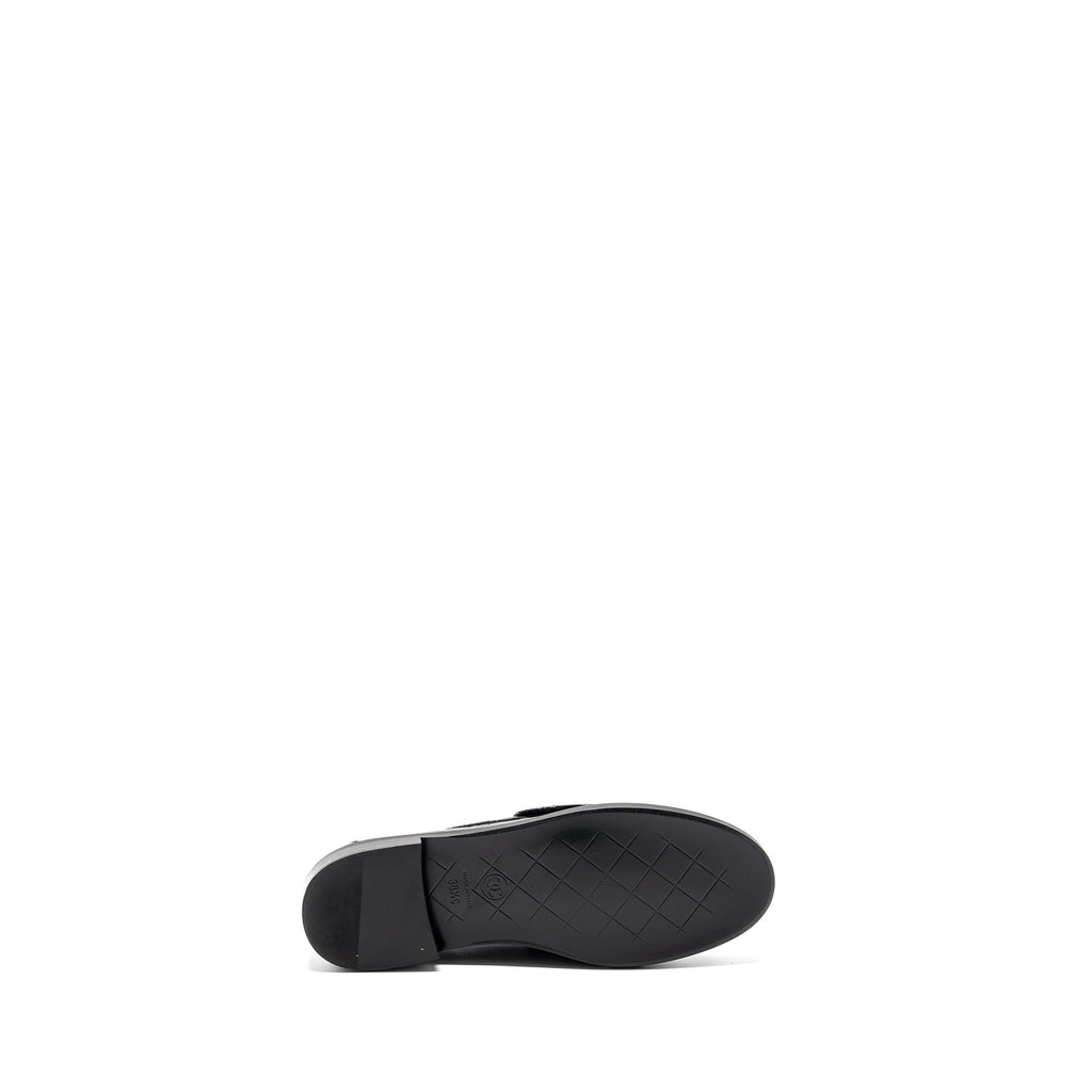 Chanel Size 38.5 Quilted CC Logo Loafer Patent Lambskin Black L