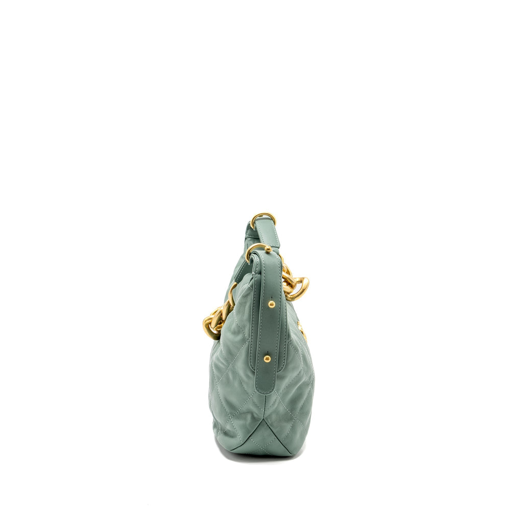 Chanel 22C Hobo bag with Giant Chain calfskin Green  (microchip)