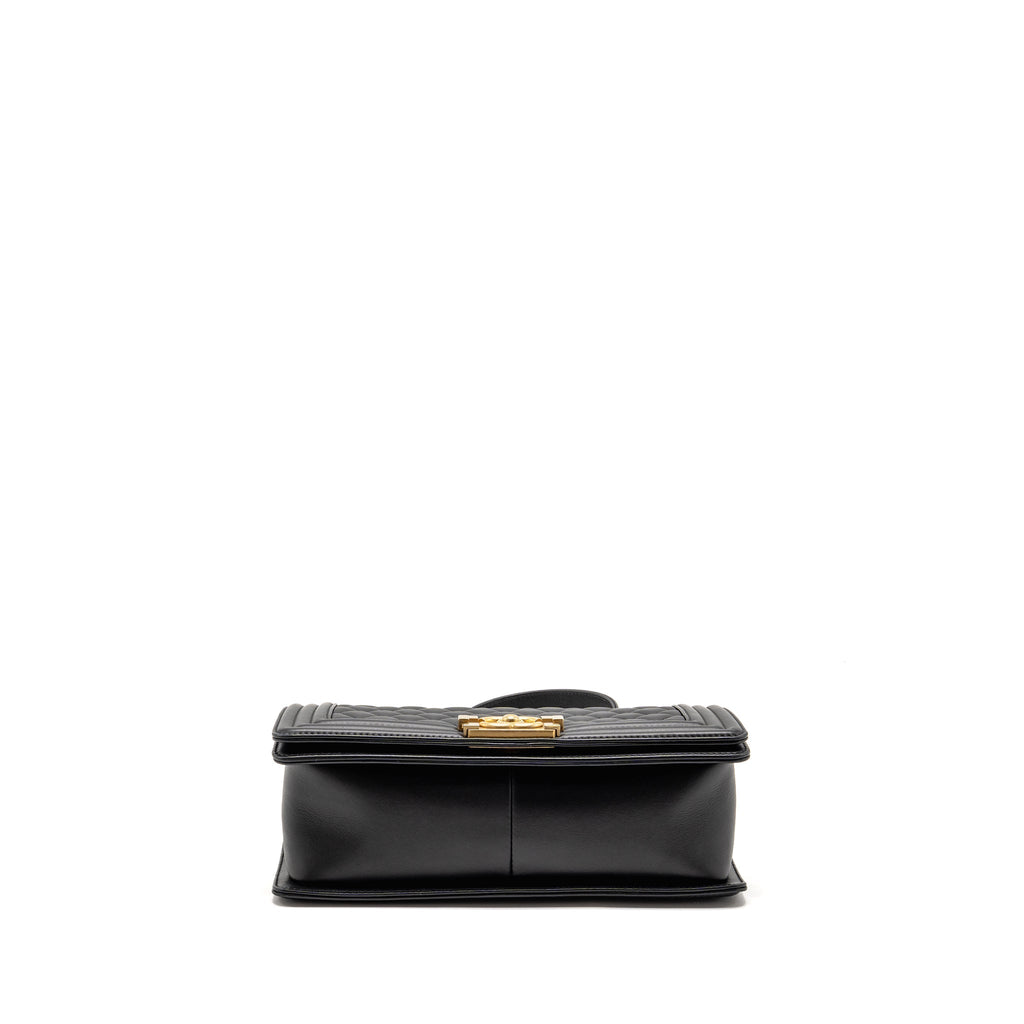 Chanel Medium boy Bag Calfskin Black  (microchip)
