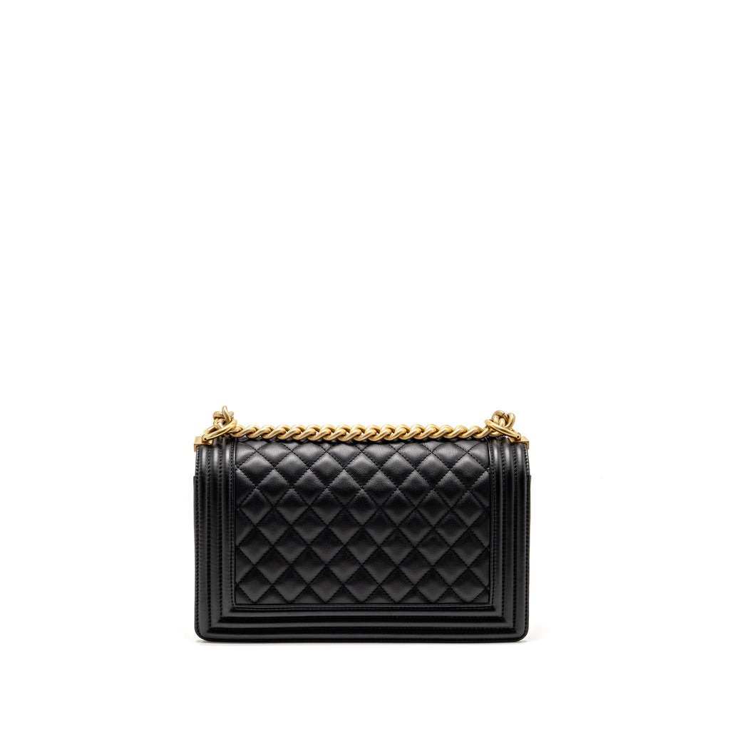 Chanel Medium boy Bag Calfskin Black  (microchip)