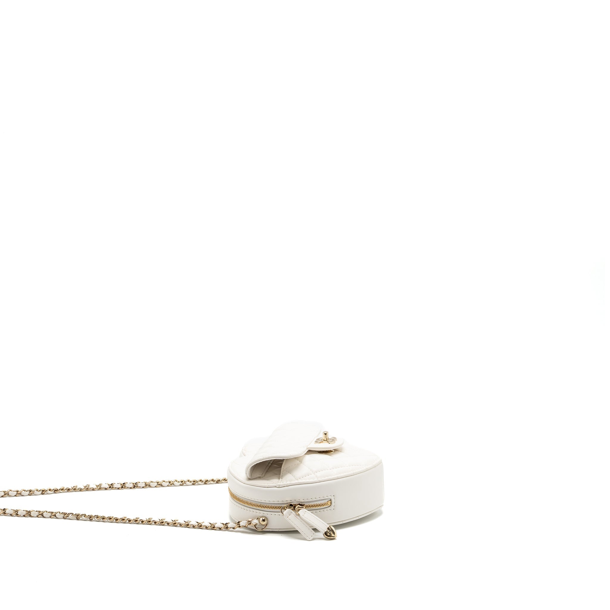 Chanel 22S heart bag lambskin white L (microchip)