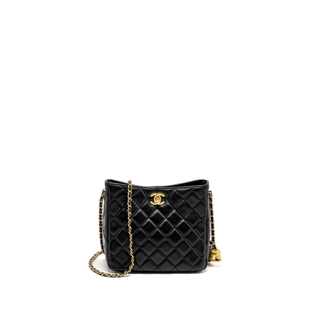 Chanel 22B Pearl Crush Hobo Bag Lambskin BLACK  (Microchip)