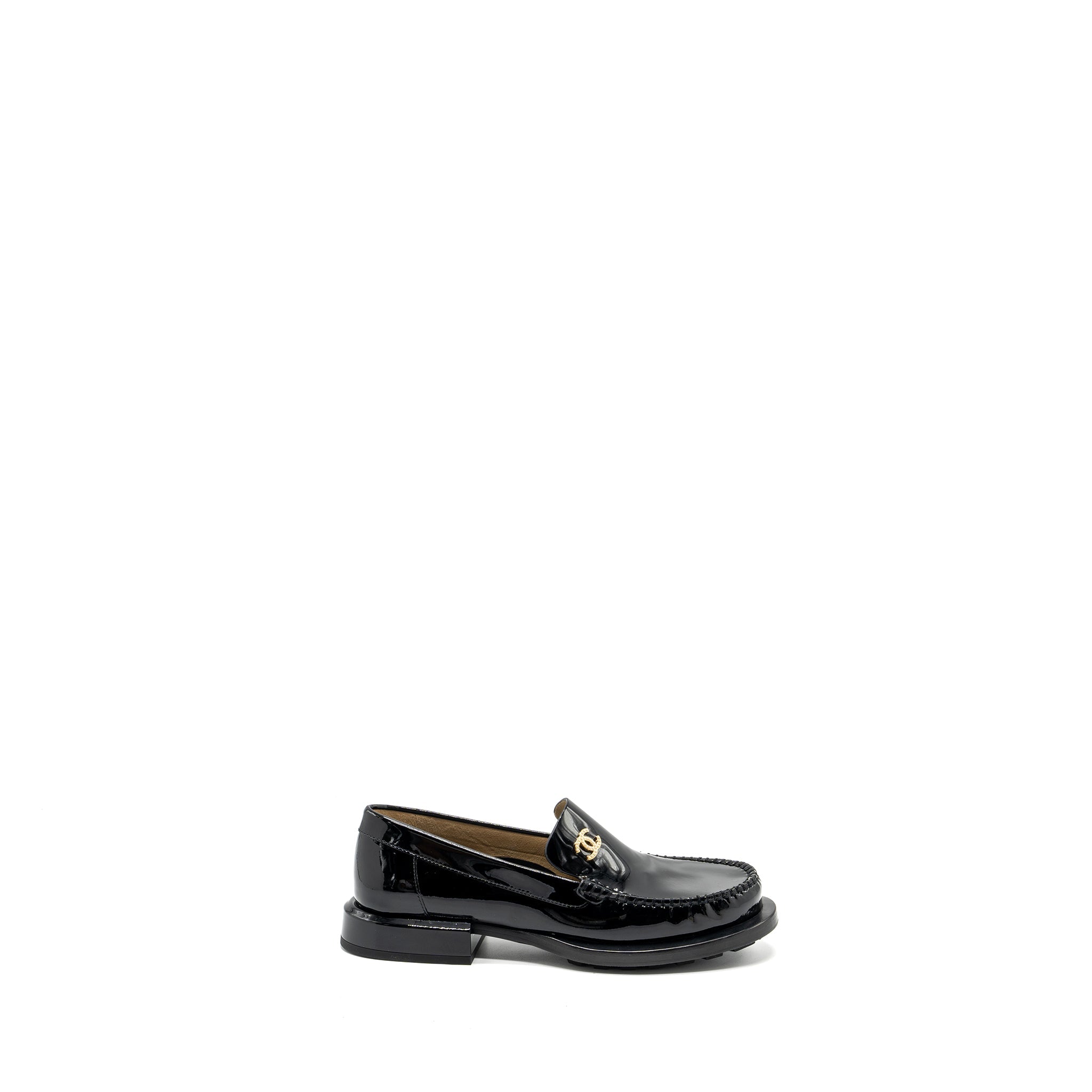 Chanel Size 38.5 CC Logo With Pearl Loafer Patent Black