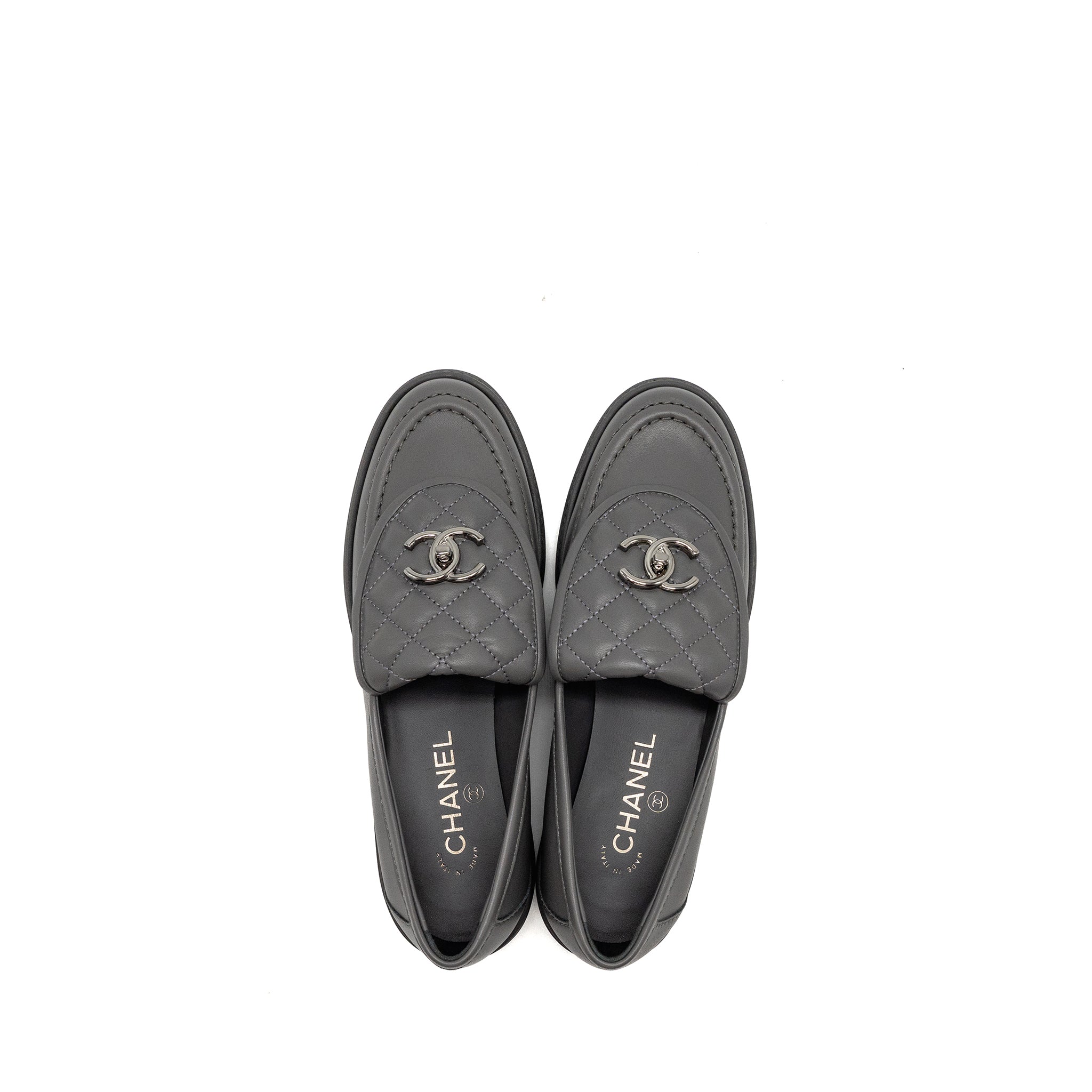 Chanel Size 39 CC Turnlock Loafers Quilted Leather Grey