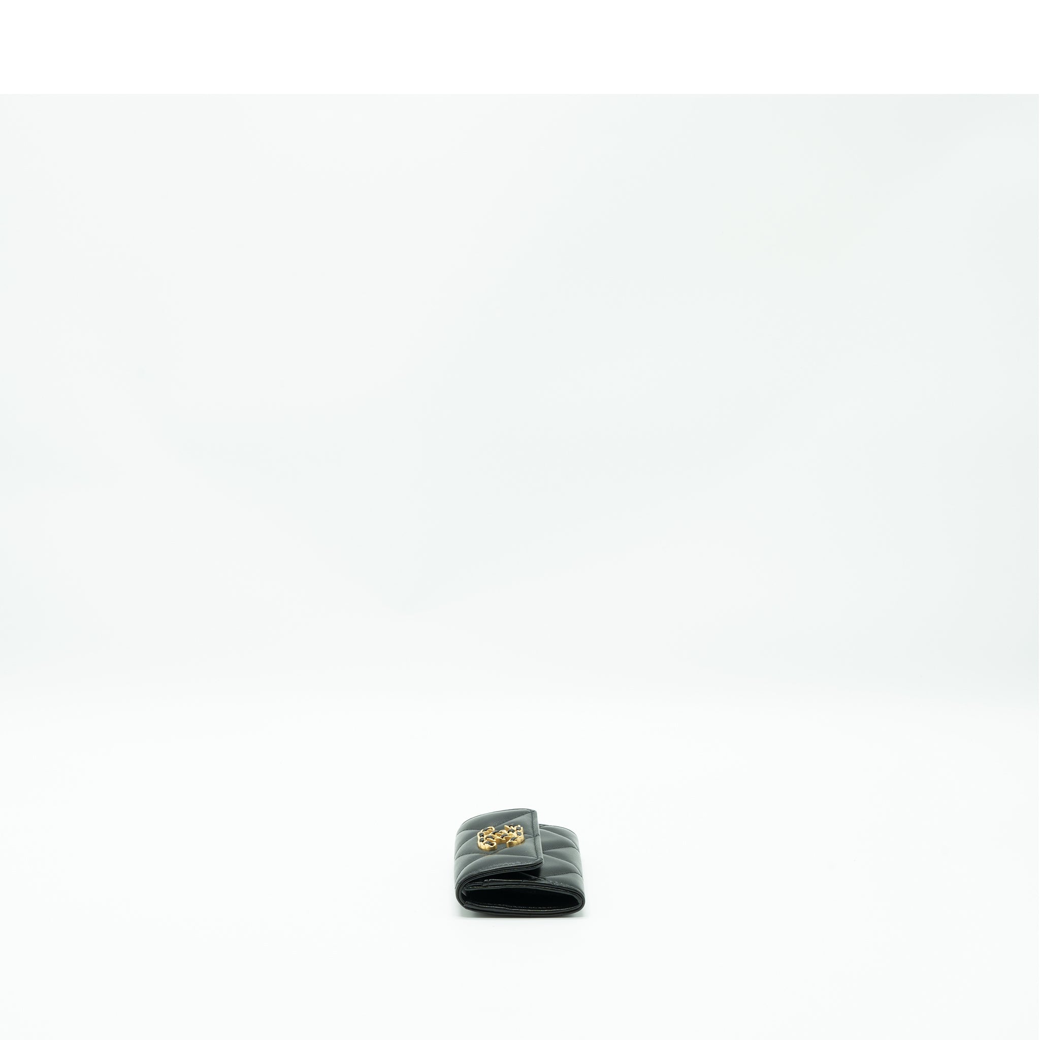 Chanel 19 flap card holder lambskin black  (microchip)