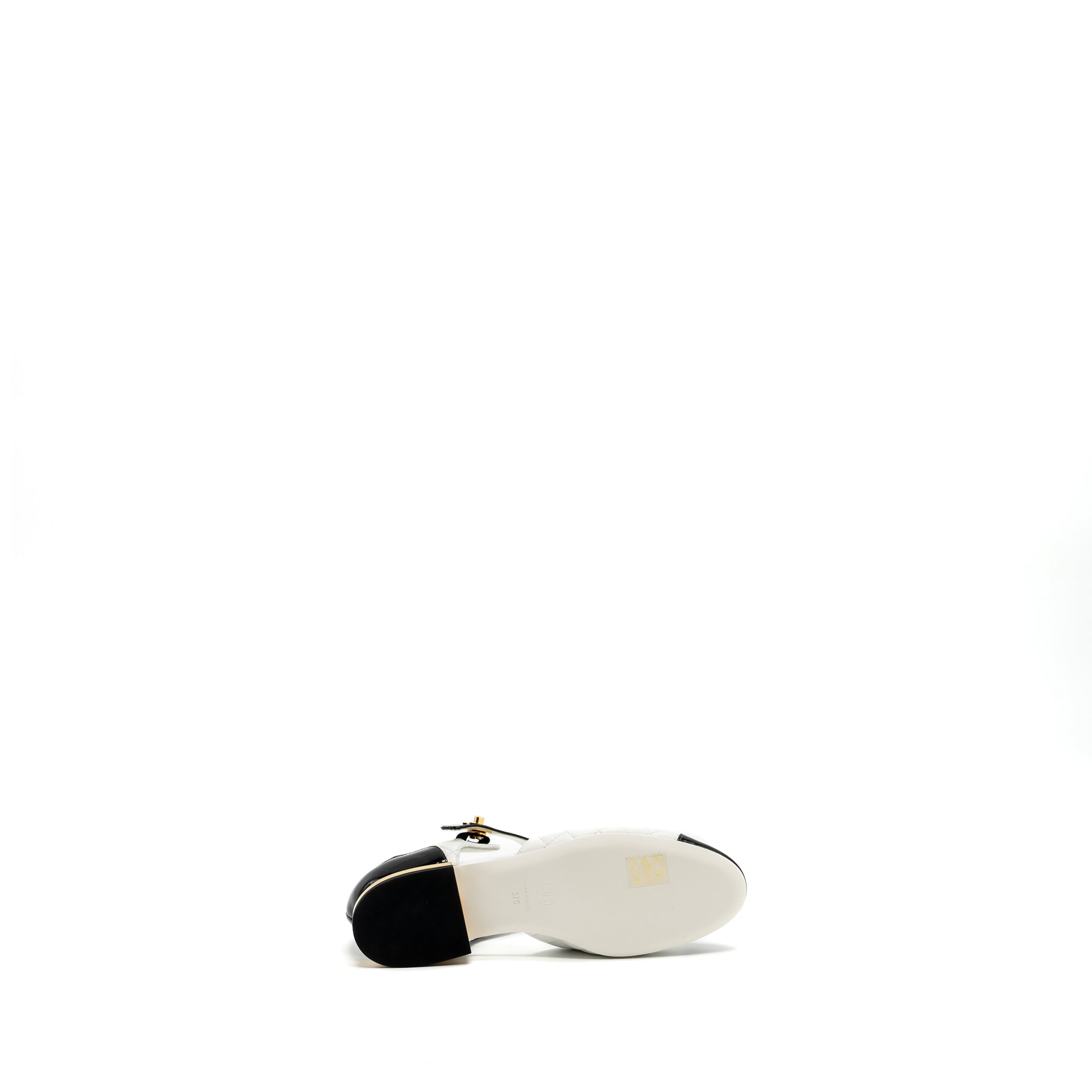 Chanel size 37 Mary Janes open ballet flat shoes black / white