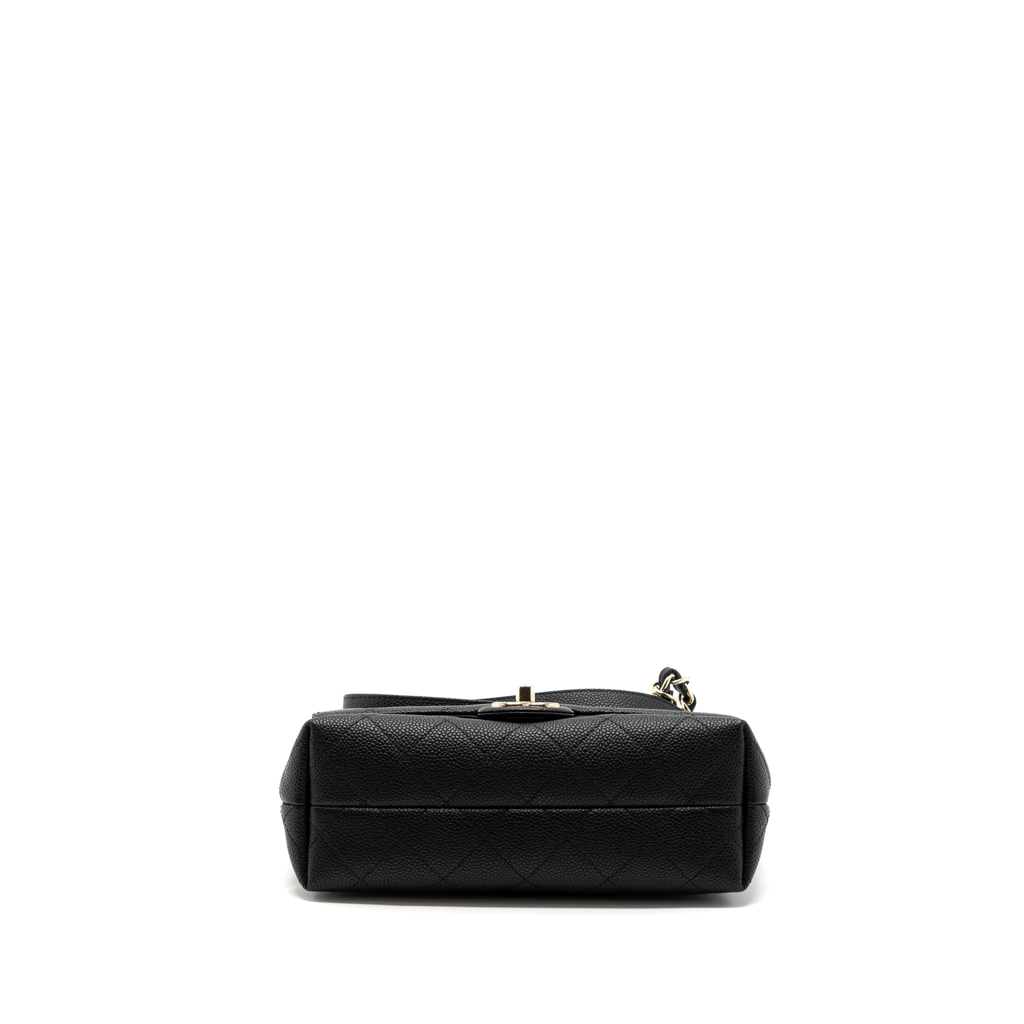 CHANEL FLAP BAG WITH CHAINS HANDLE Quilted CALFSKIN BLACK