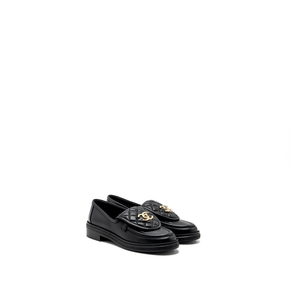 Chanel size 36 CC Turnlock loafers black L