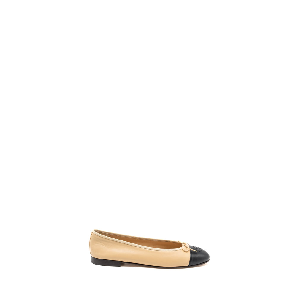 Chanel Size 41.5 Ballerina Flat Shoes Lambskin Beige/Black