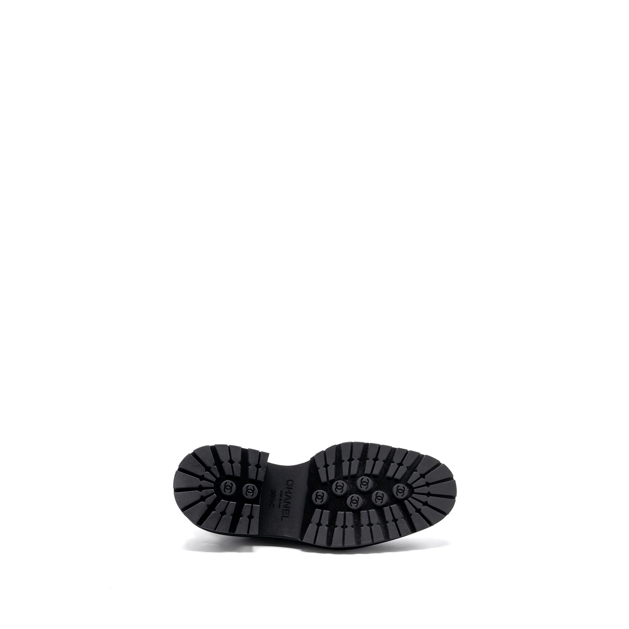 Chanel size 36.5 CC logo loafer black