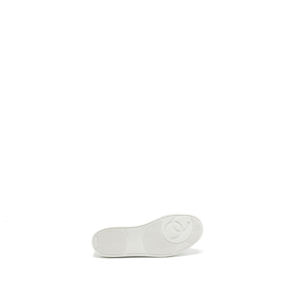 Chanel Size 37.5 Sneaker Leather White L