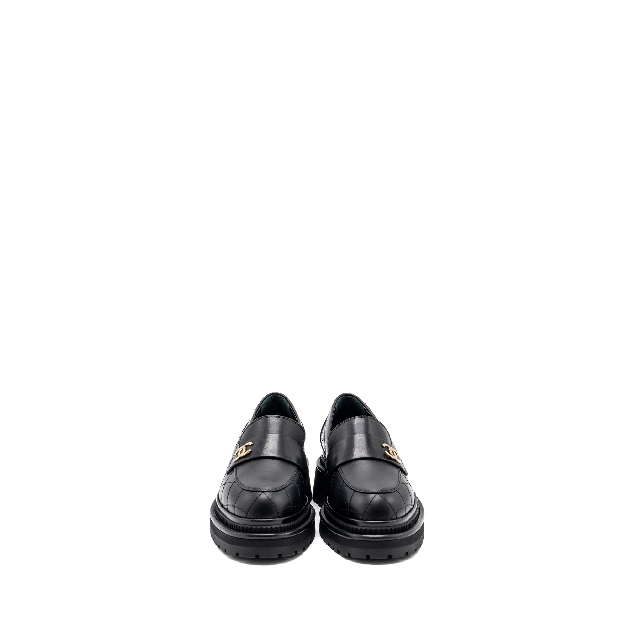 Chanel size 36.5 CC logo loafer black