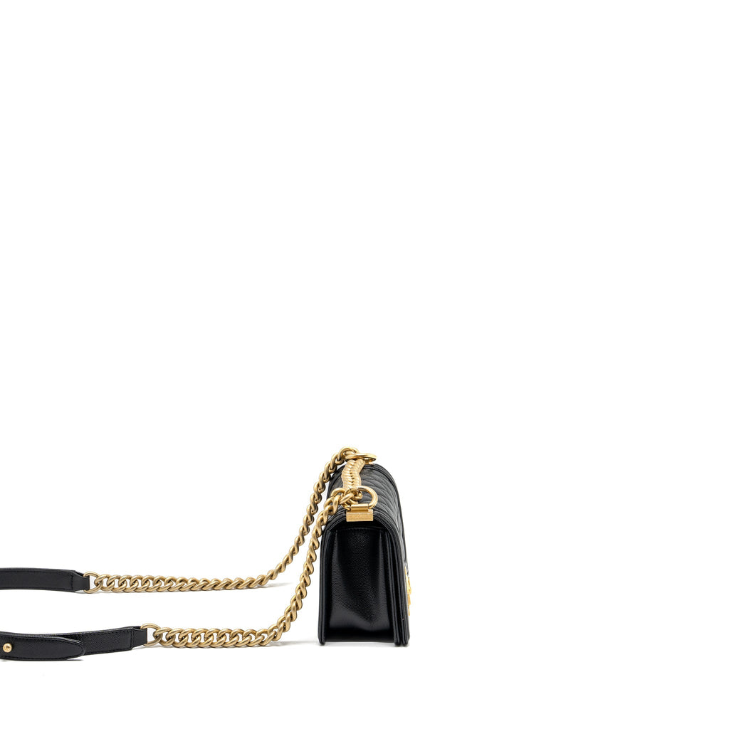 Chanel small boy bag caviar black  (Microchip)