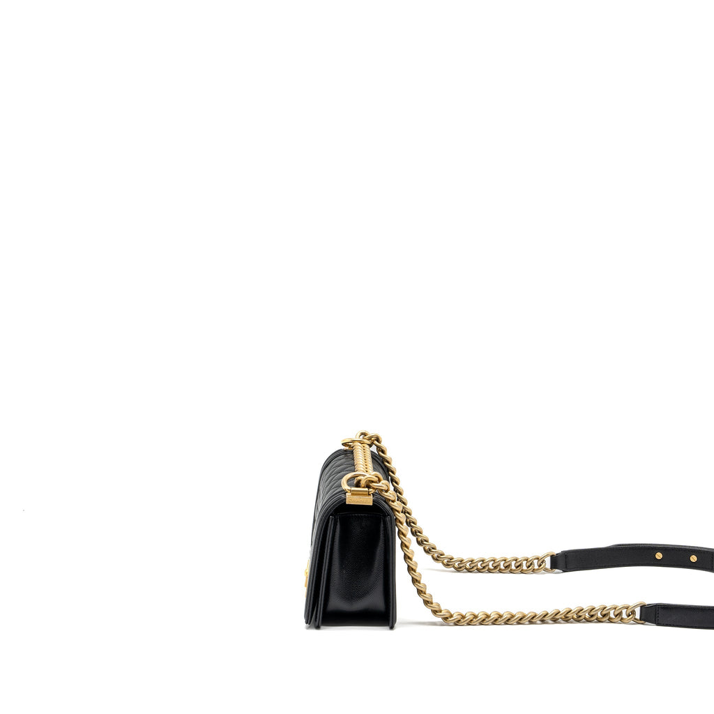 Chanel small boy bag caviar black  (Microchip)