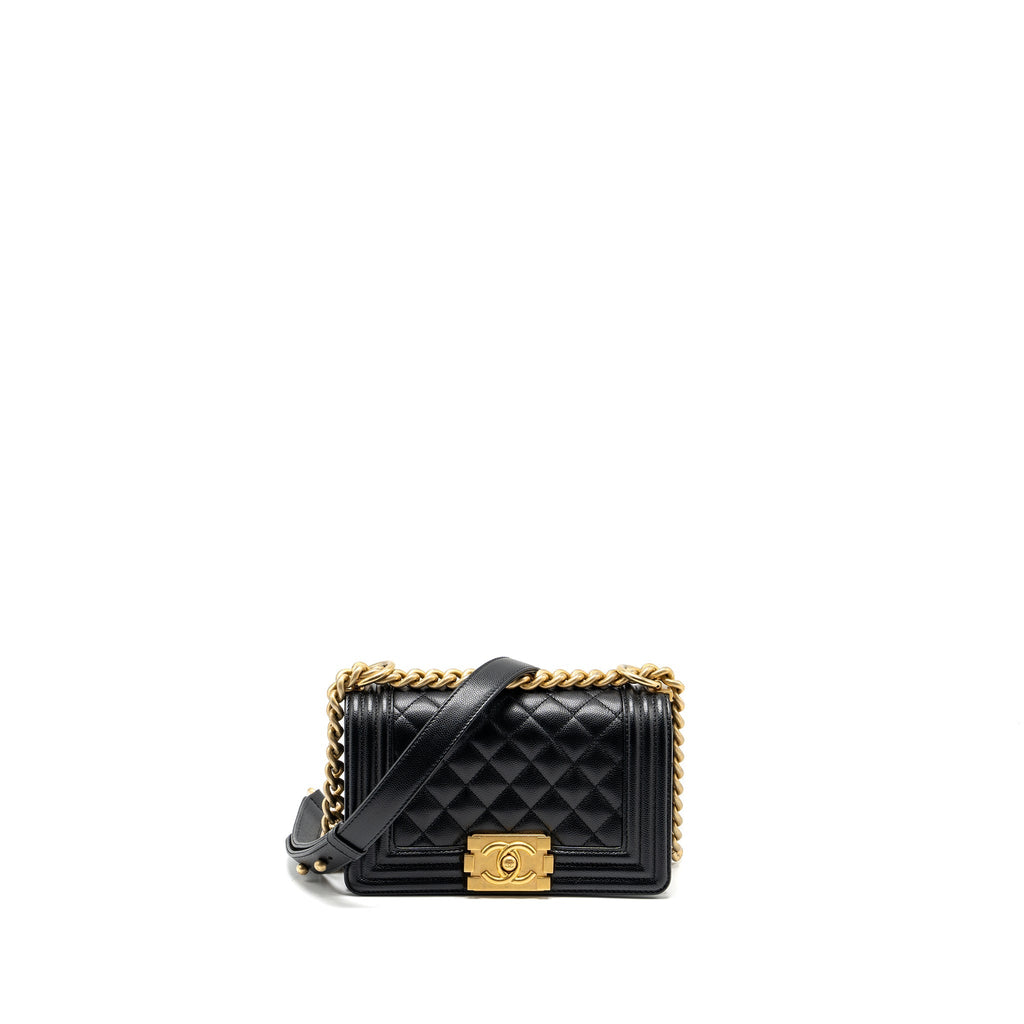 Chanel small boy bag caviar black  (Microchip)