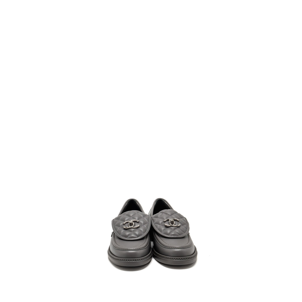 Chanel Size 39 CC Turnlock Loafers Quilted Leather Grey