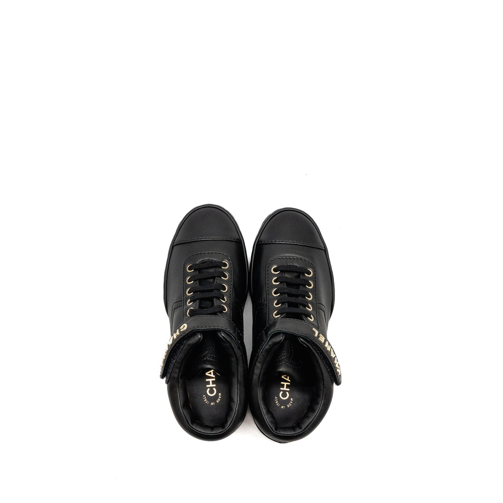 Chanel Size 37.5 23A Letter Logo Sneakers Lambskin Black L