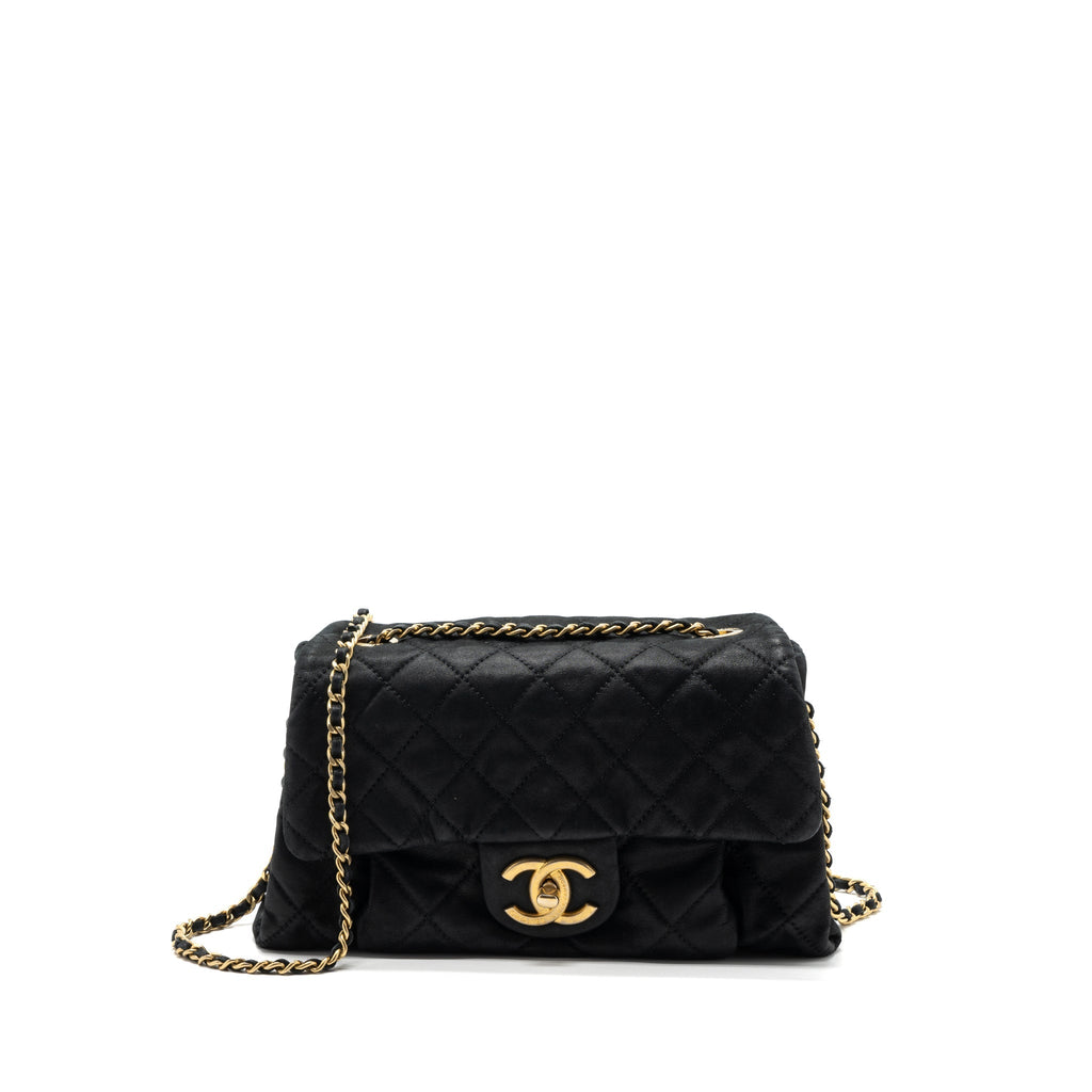 Chanel quilted seasonal flap bag Calfskin Iridescent black with