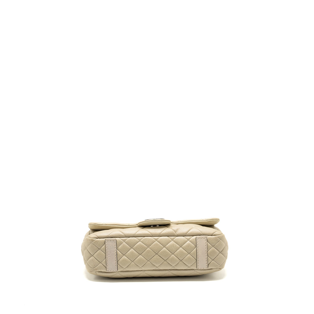 Chanel quilted flap shoulder bag caviar light beige ruthenium