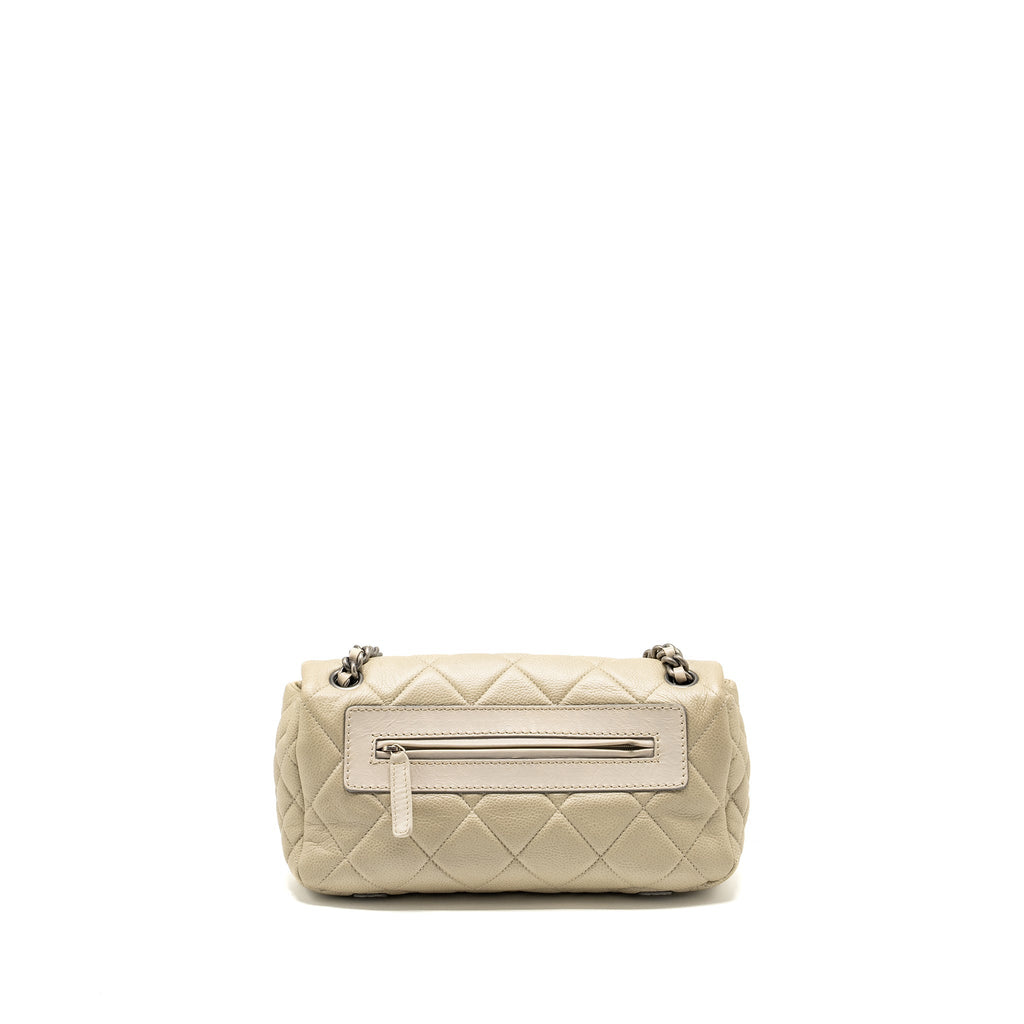 Chanel quilted flap shoulder bag caviar light beige ruthenium