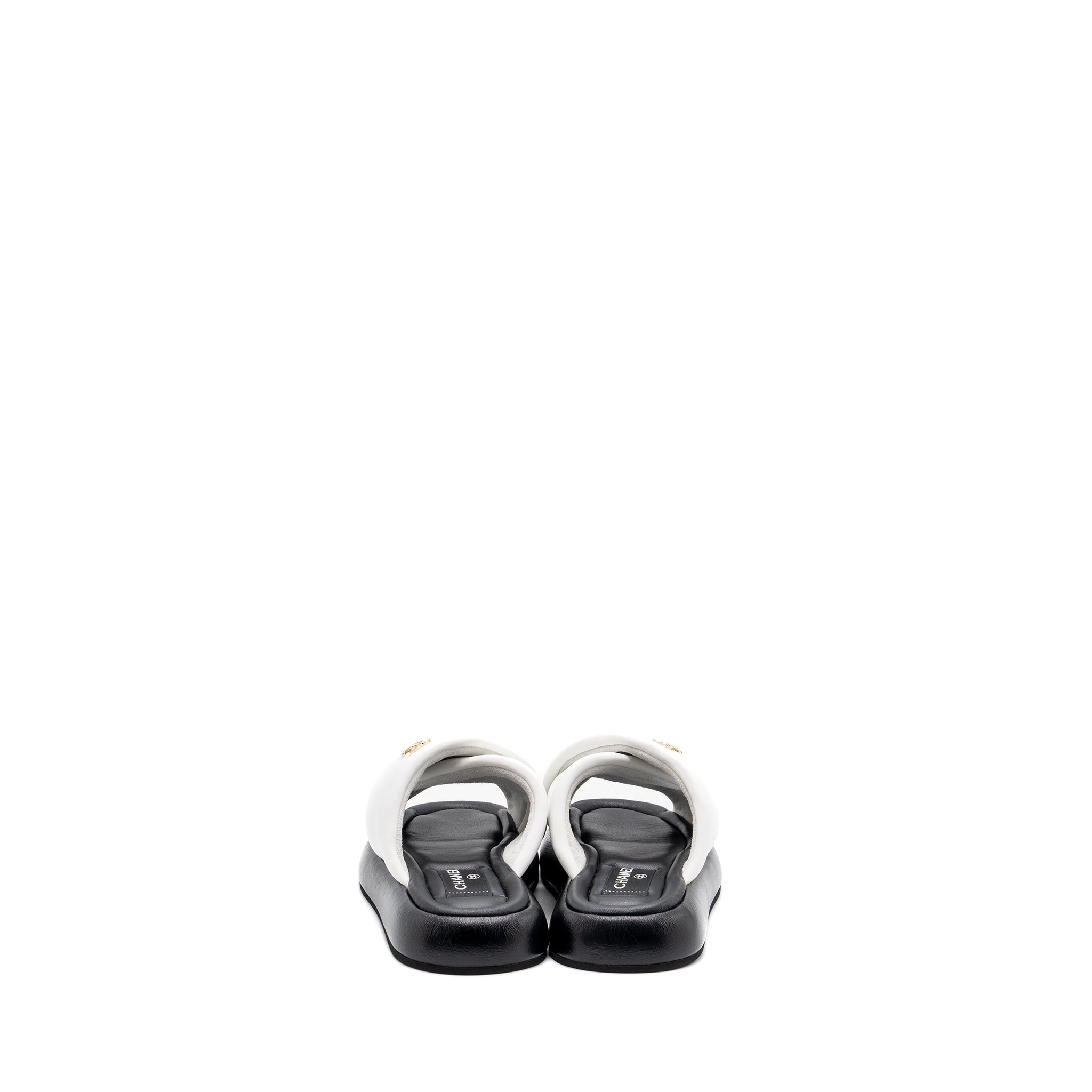 Chanel Size 39 Quilted Sandal Lambskin White/Black L