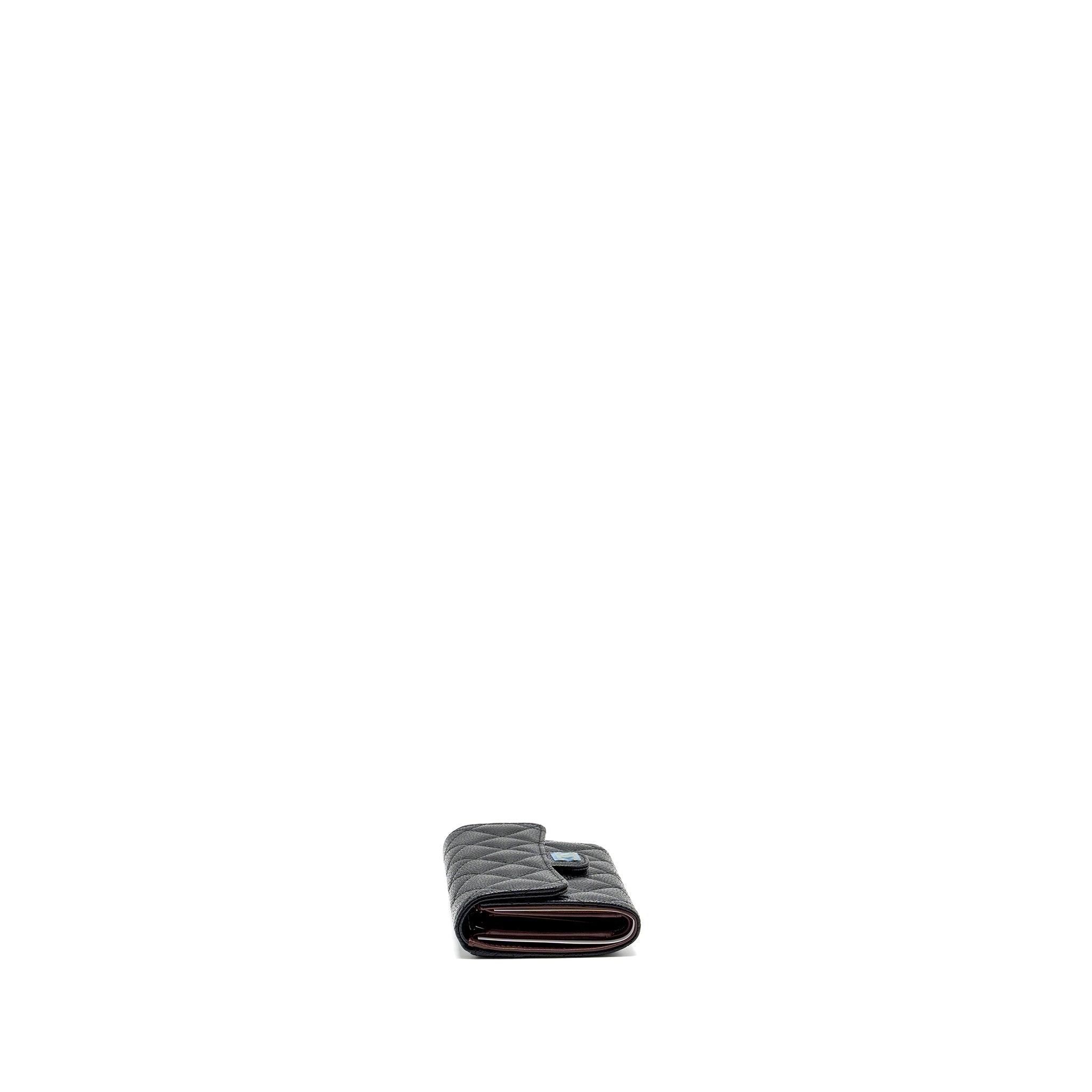 Chanel quilted medium flap compact wallet caviar black  (microchip)