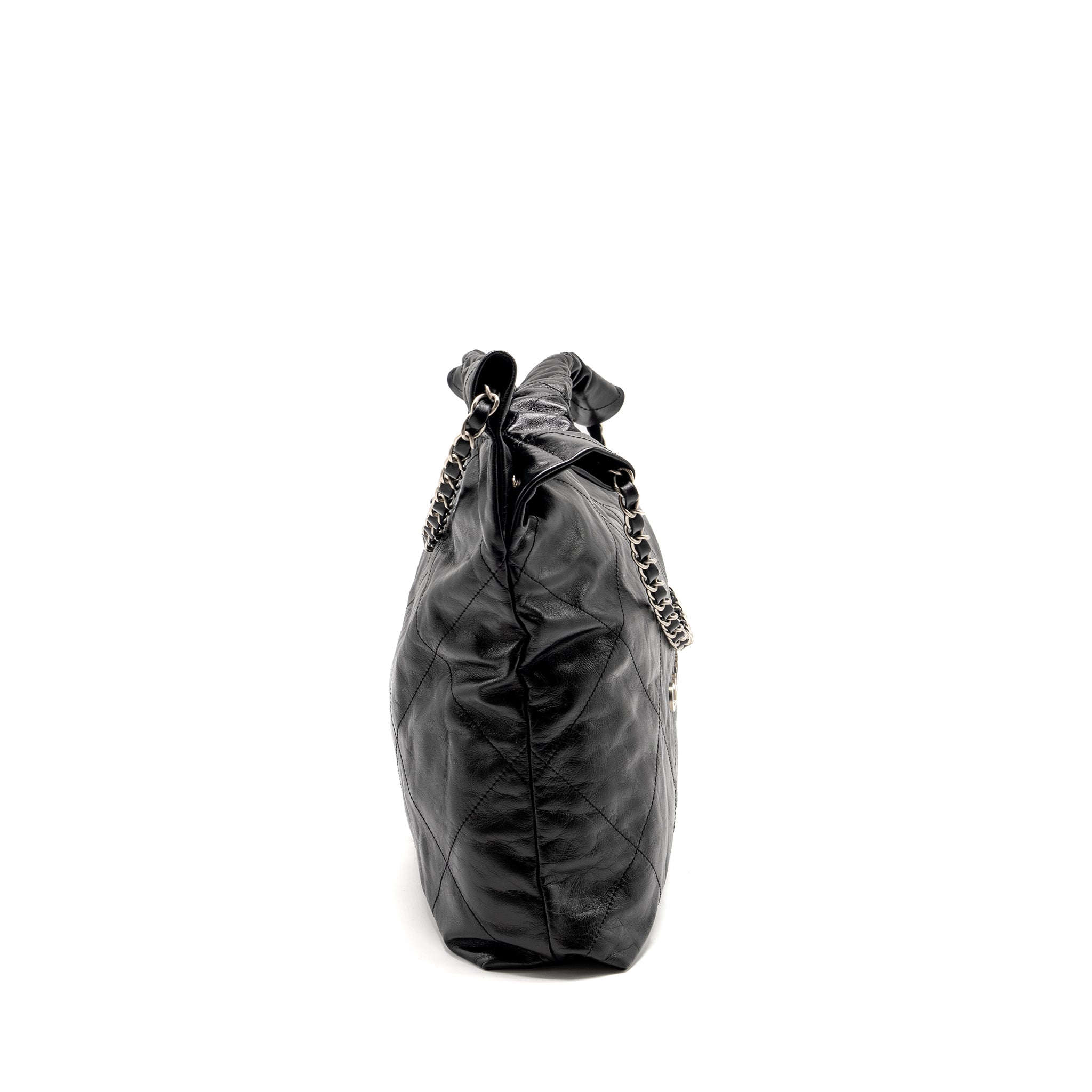 Chanel Medium 22 Shiny Calfskin Black  (microchip)