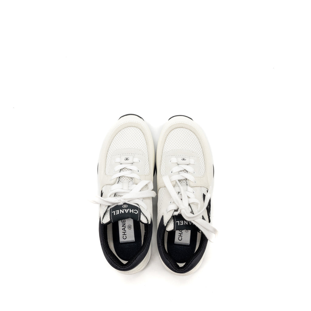 Chanel Size 37.5 CC Logo Trainer/Sneakers White/Black