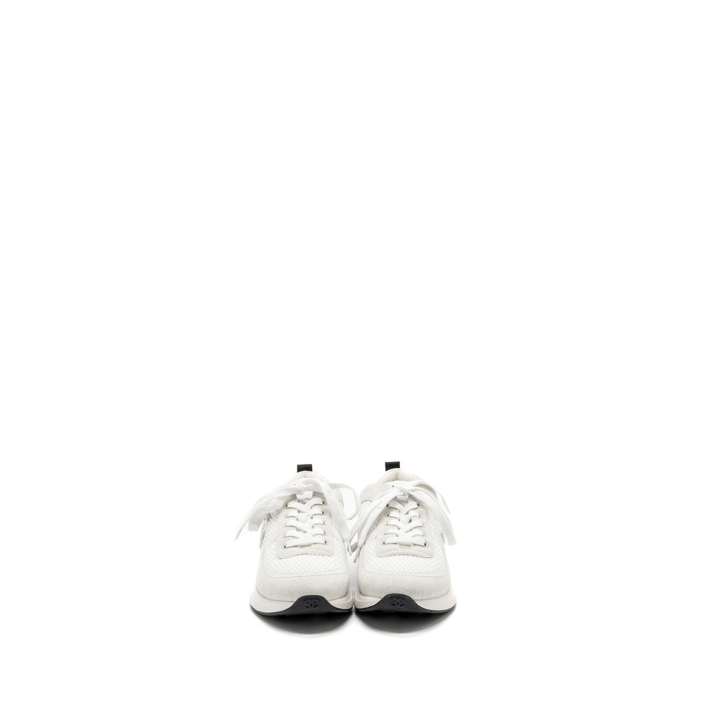 Chanel size 39 CC logo sneakers white