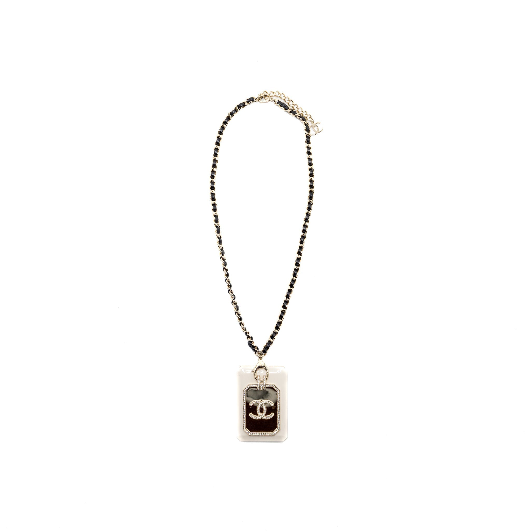 Chanel 21A Necklace Cardholder With Leather Chain White L