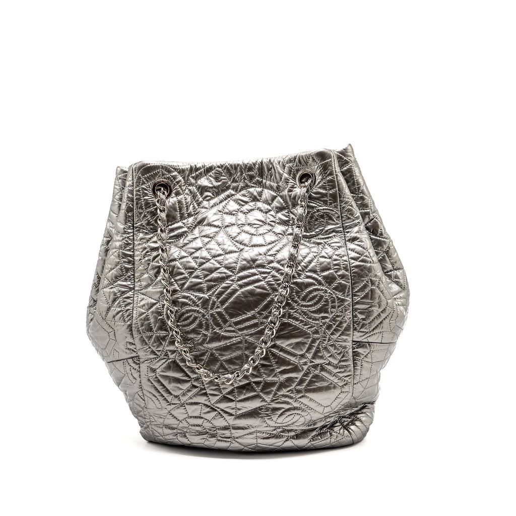 Chanel Vinyl Graphic Edge Tote Patent Silver