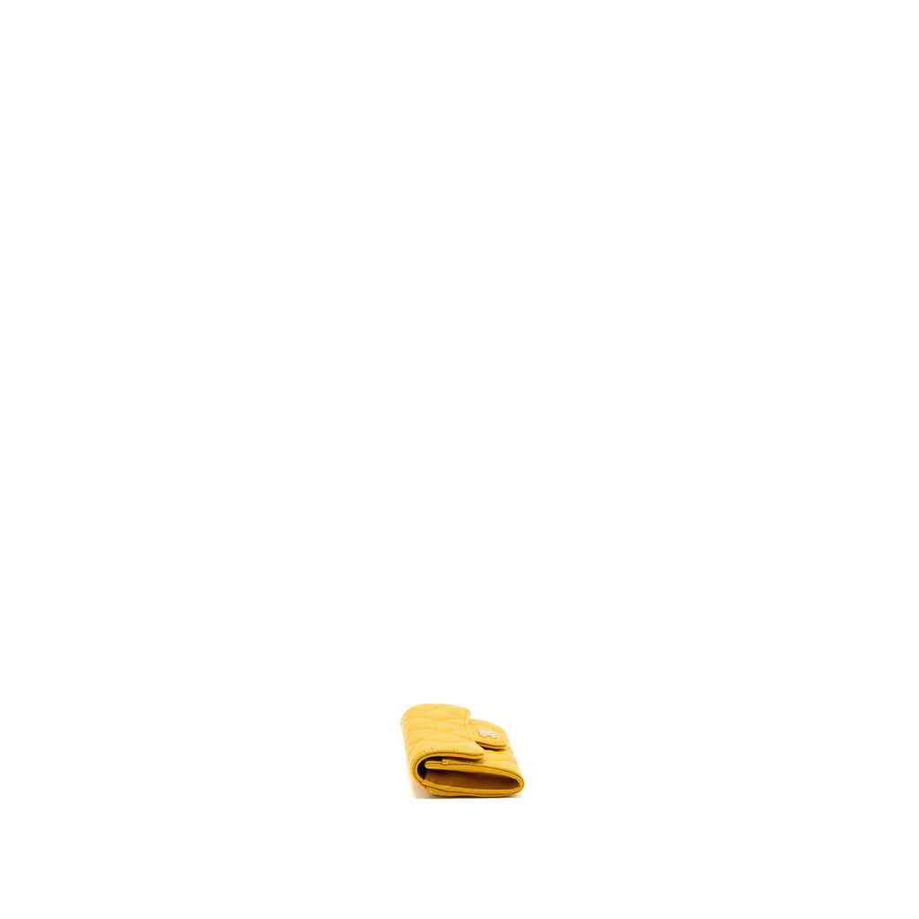 Chanel 22A Classic Flap Card Holder caviar yellow (Microchip)