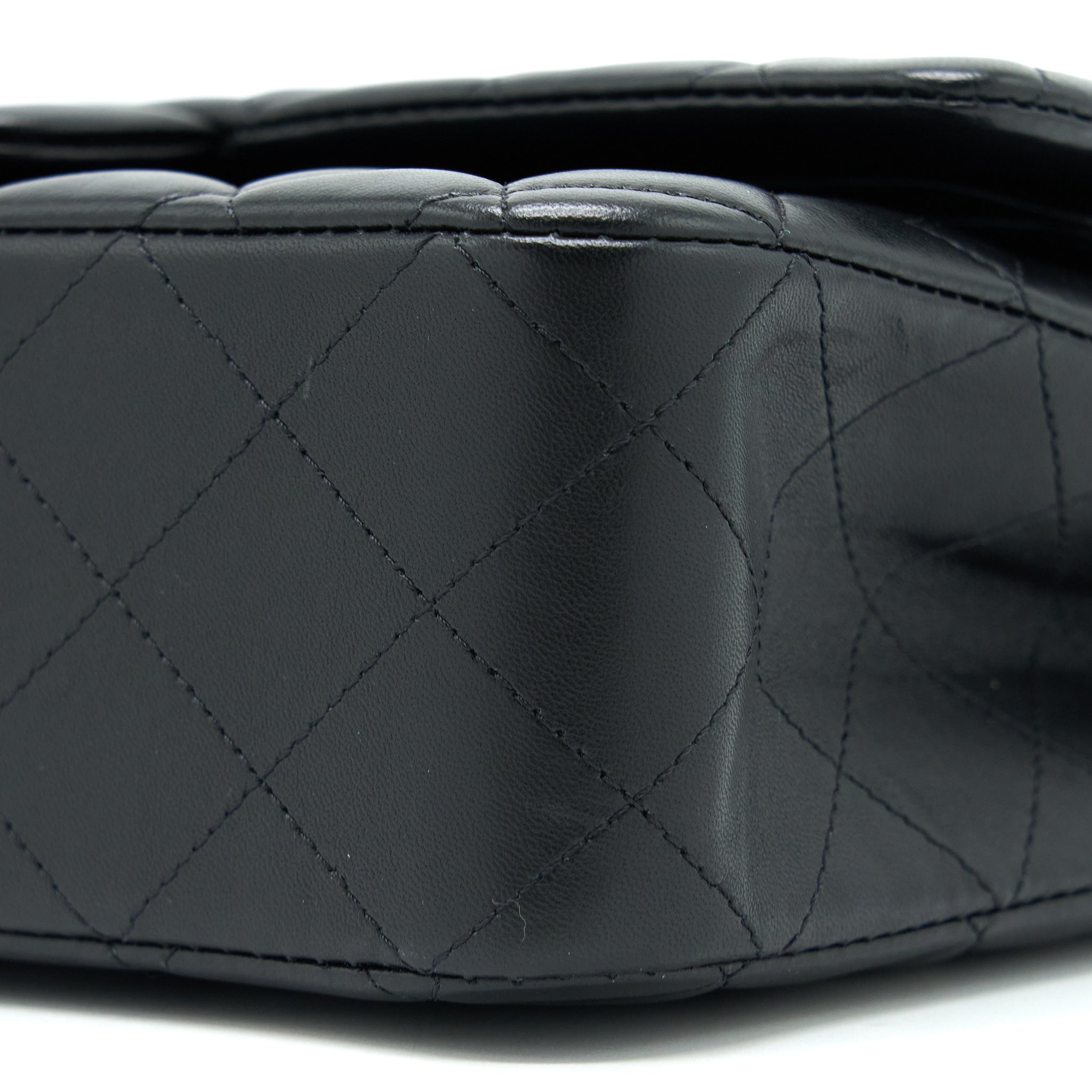 Chanel Medium Classic Flap Bag Lambskin Black R (Microchip)