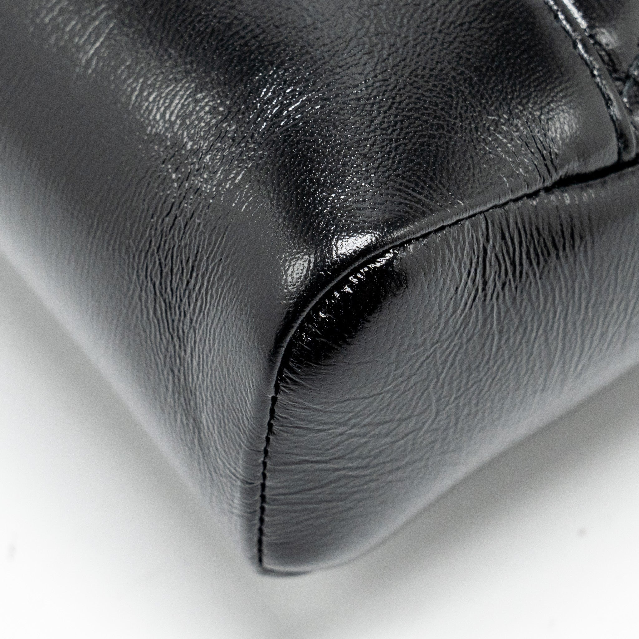 Chanel Mini 31 Bag shiny calfskin black L (microchip)