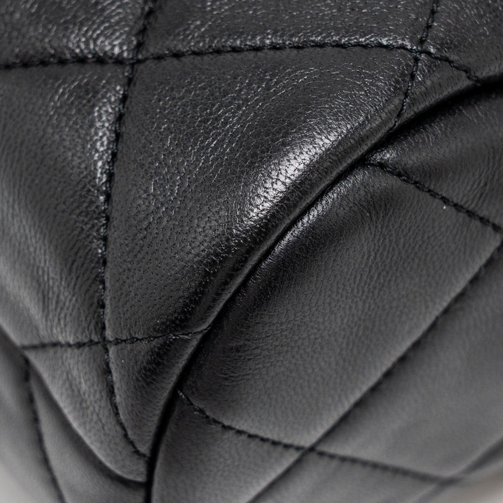 Chanel 22a Detail Chain Bowling Bag Lambskin Black  (microchip)
