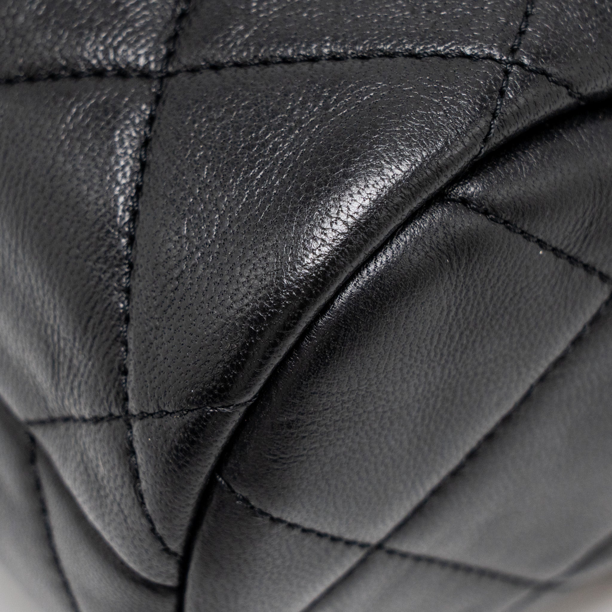 Chanel 22a Detail Chain Bowling Bag Lambskin Black  (microchip)