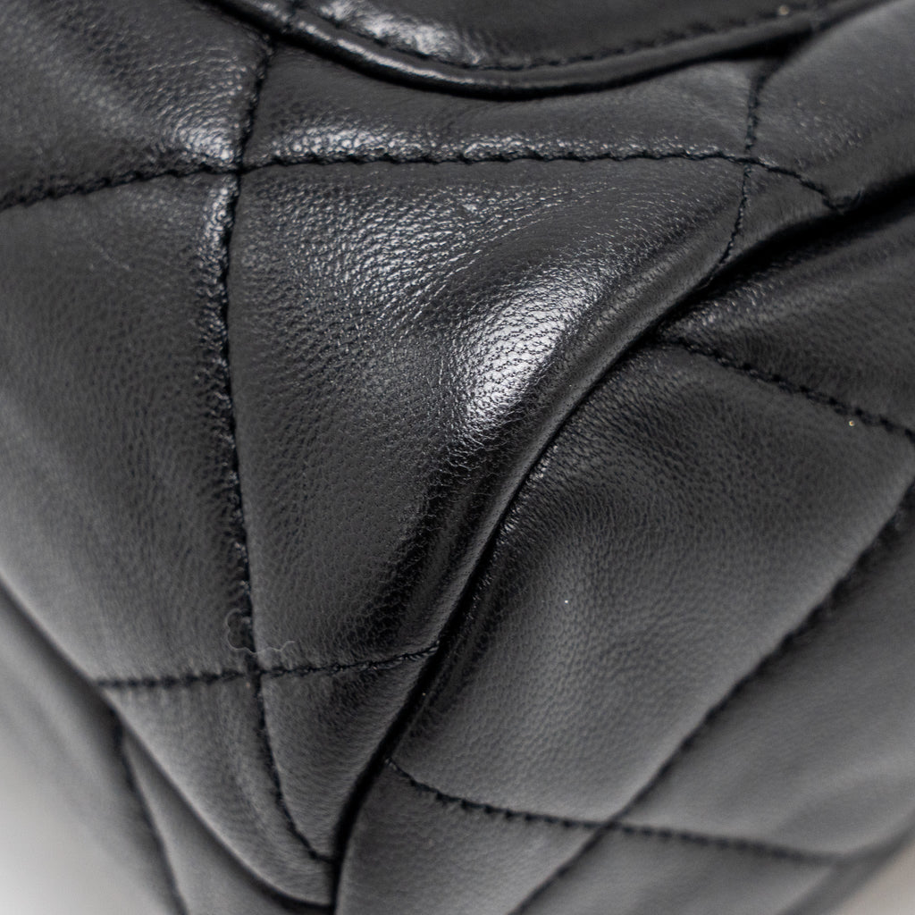Chanel 22a Detail Chain Bowling Bag Lambskin Black  (microchip)