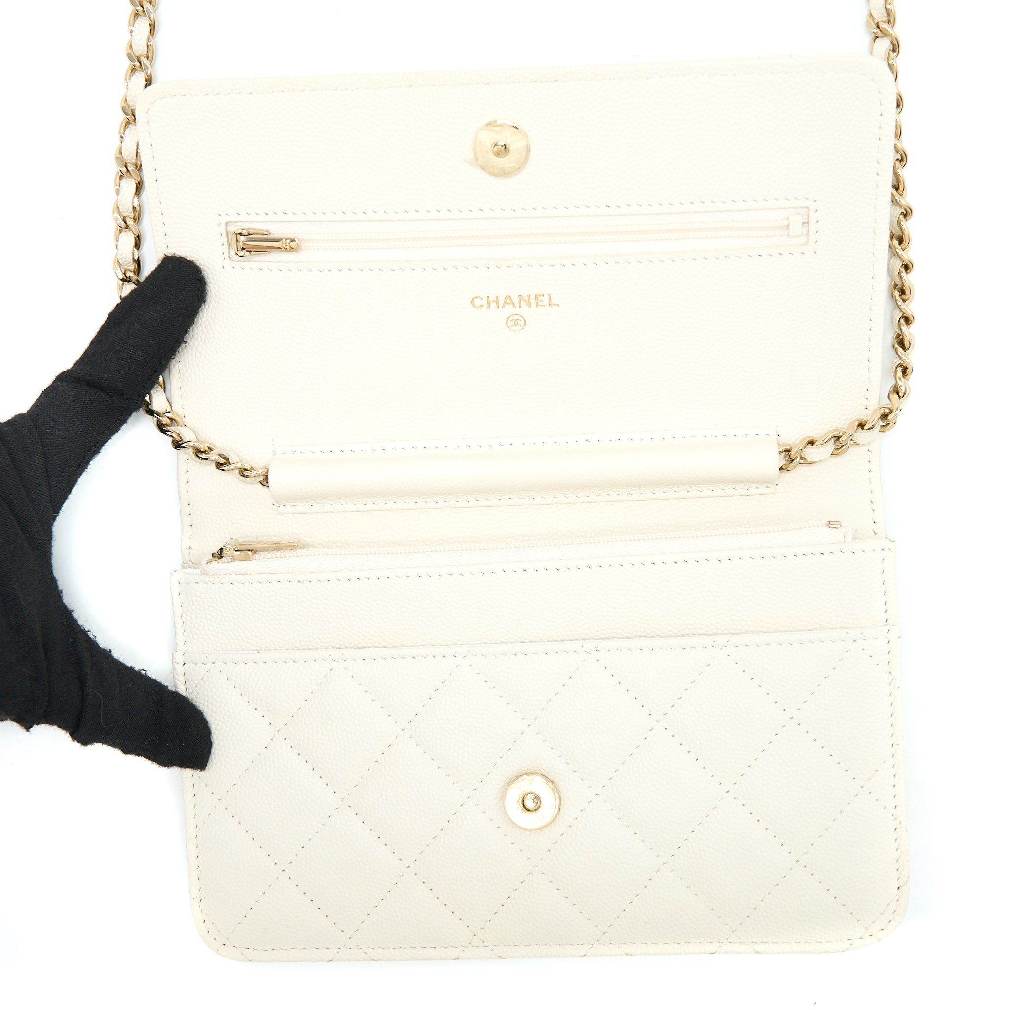 Chanel Classic Wallet On Chain Caviar White L (Microchip)
