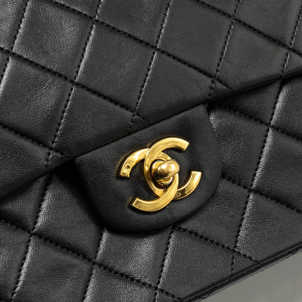 Chanel Vintage Medium Classic Double Flap Bag lambskin black