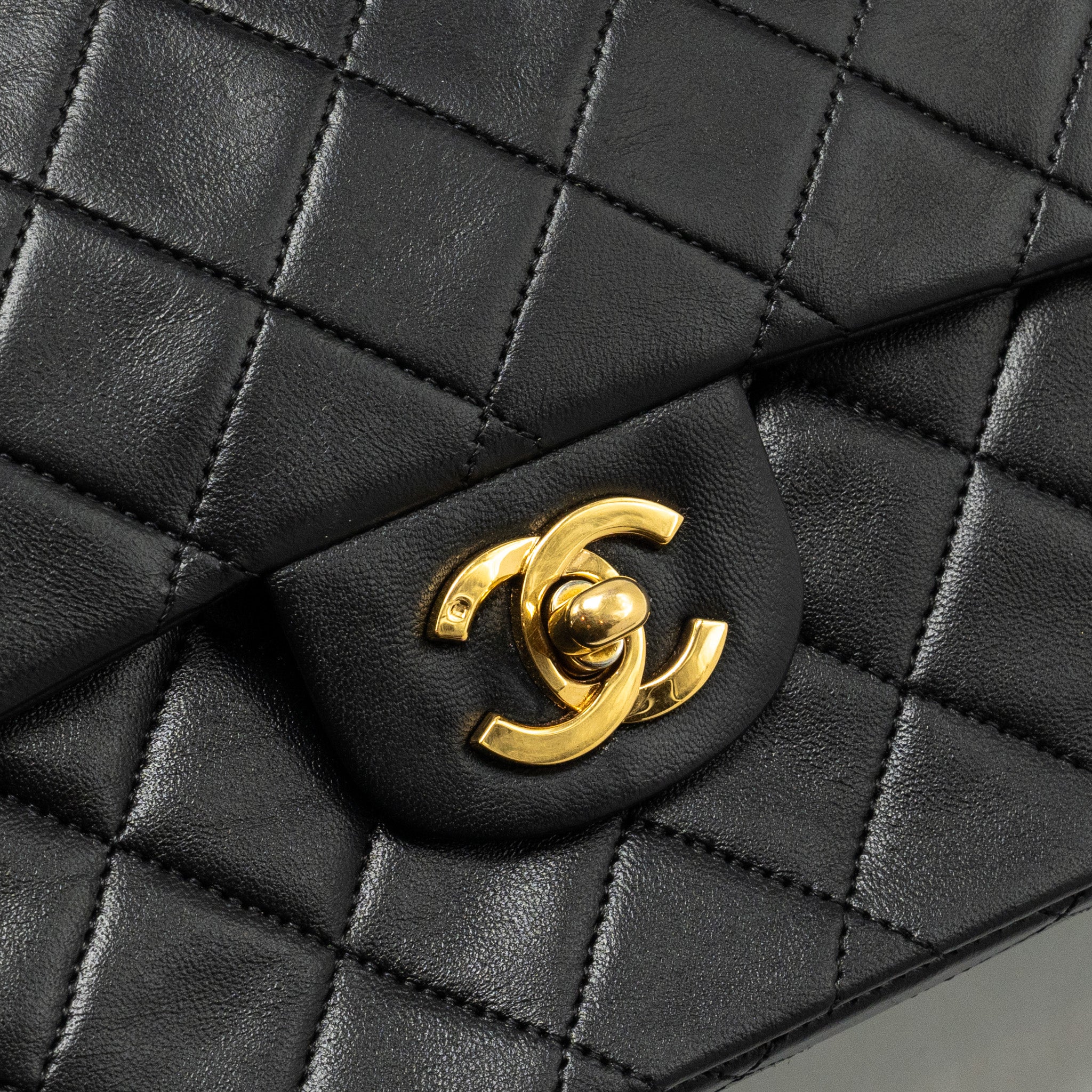 Chanel Vintage Medium Classic Double Flap Bag lambskin black