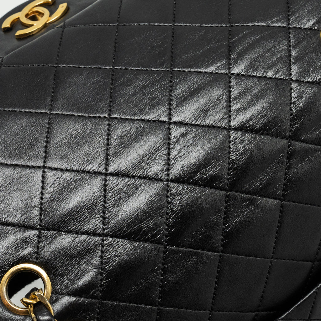 Chanel Vintage Medium Classic Double Flap Bag lambskin black